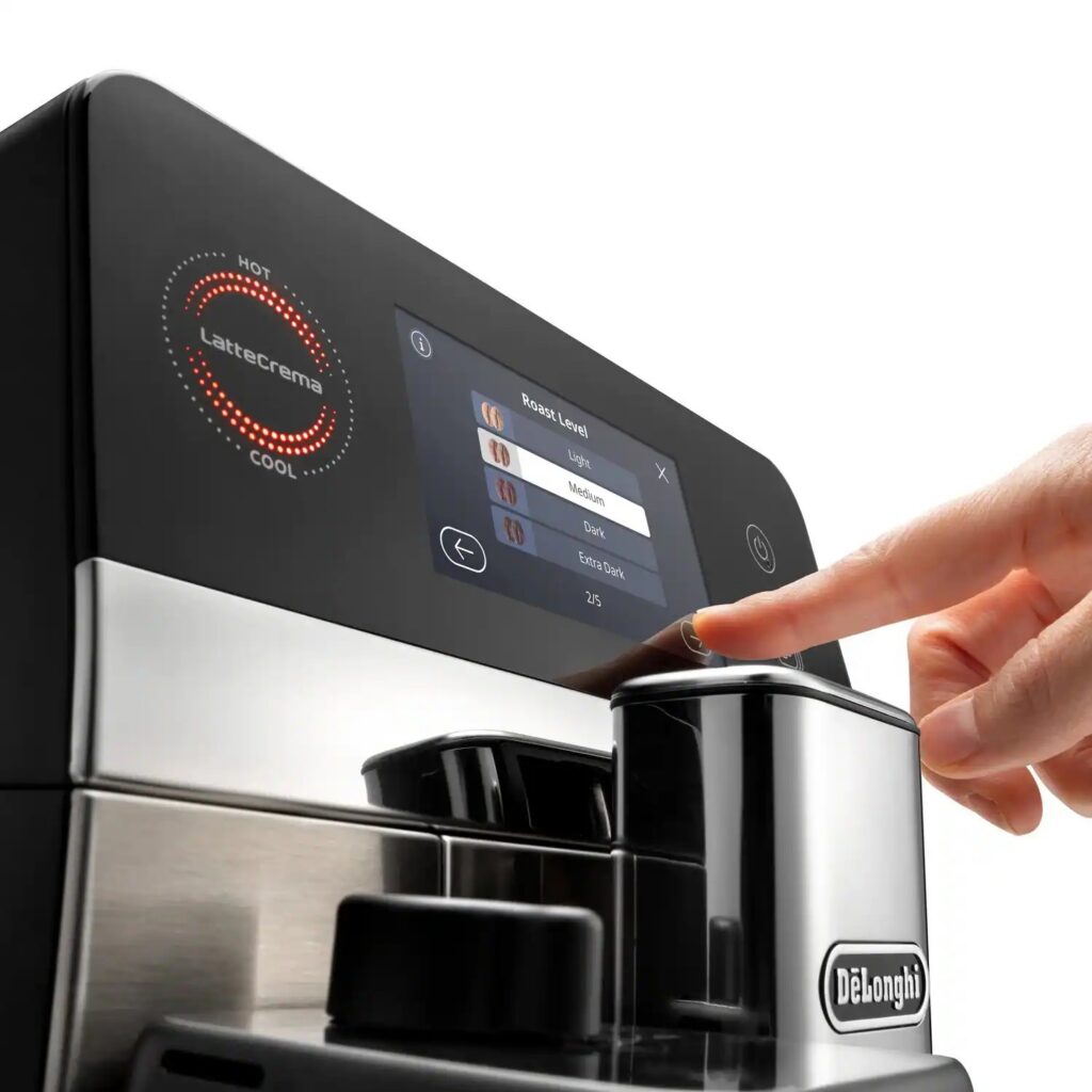 De'Longhi Eletta Ultra ECAM470.85.MB Kaffeevollautomat in Silber-Schwarz, Detail des Touchdisplays mit LatteCrema-Anzeige