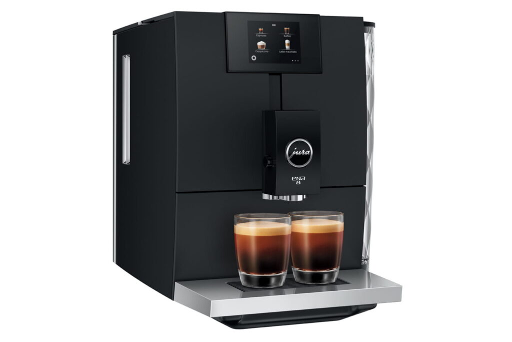 Jura ENA 8 (EC) Kaffeevollautomat in Full Metropolitan Black, Seitenansicht schräg von vorn