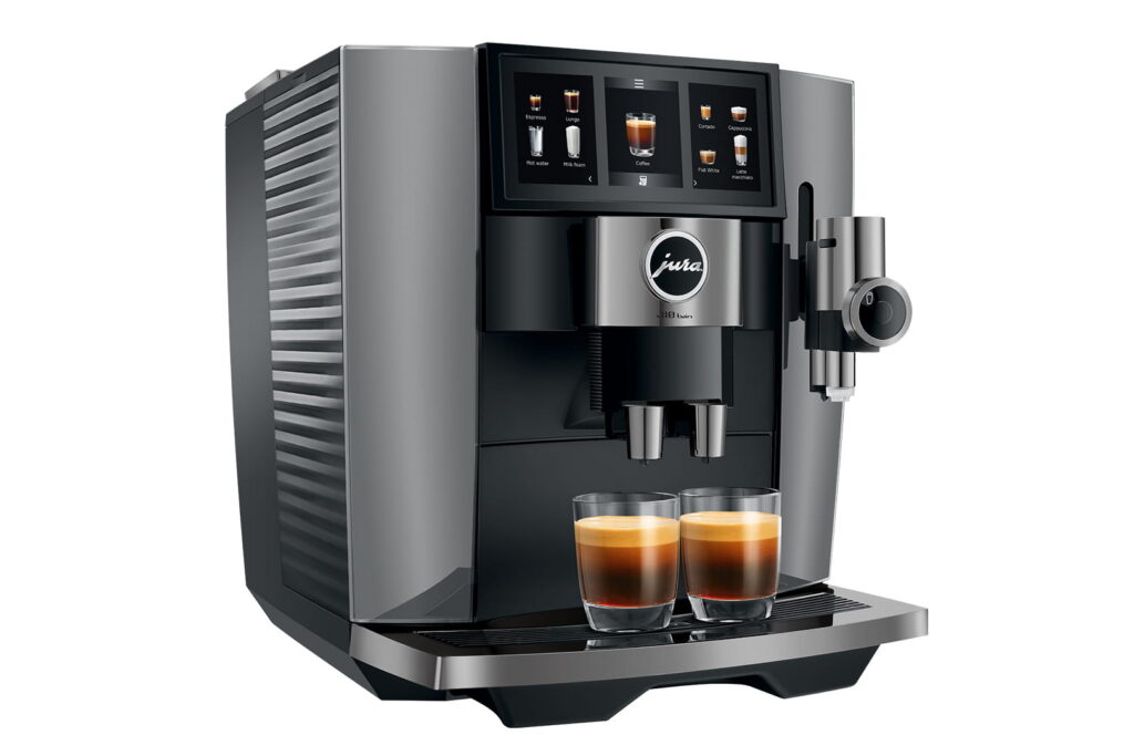 Jura J10 twin (EA) Kaffeevollautomat in Diamond Onyx, Schrägansicht