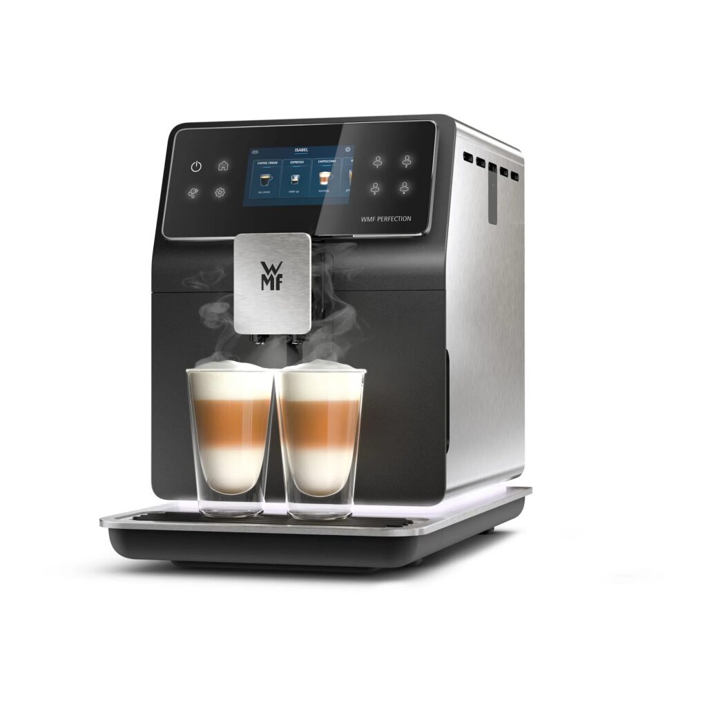 WMF Perfection 840L Kaffeevollautomat in Silber/Schwarz, Schrägansicht mit Cromargan-Seitenteil
